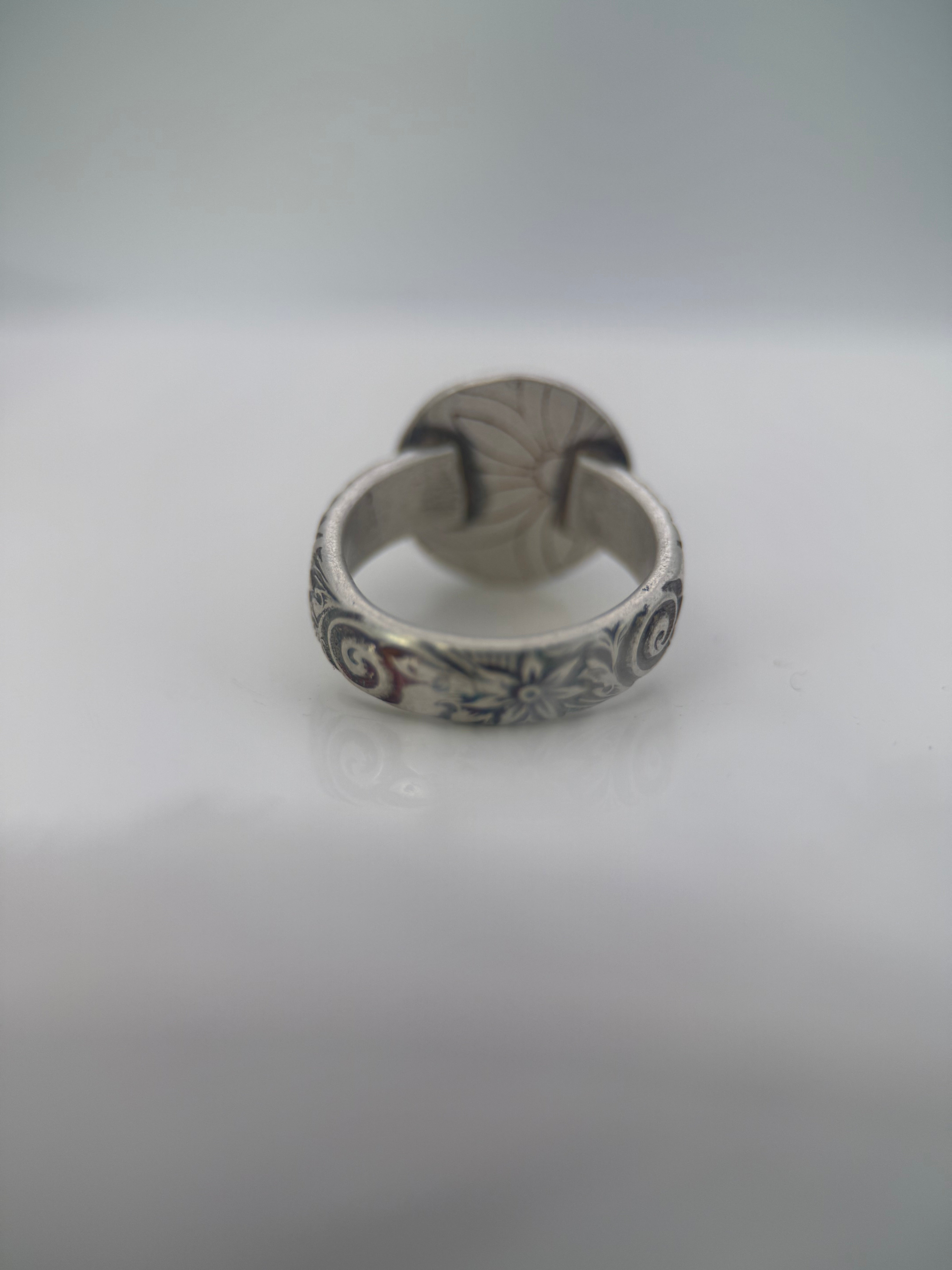 Queen Pink Conch Shell Silver Ring