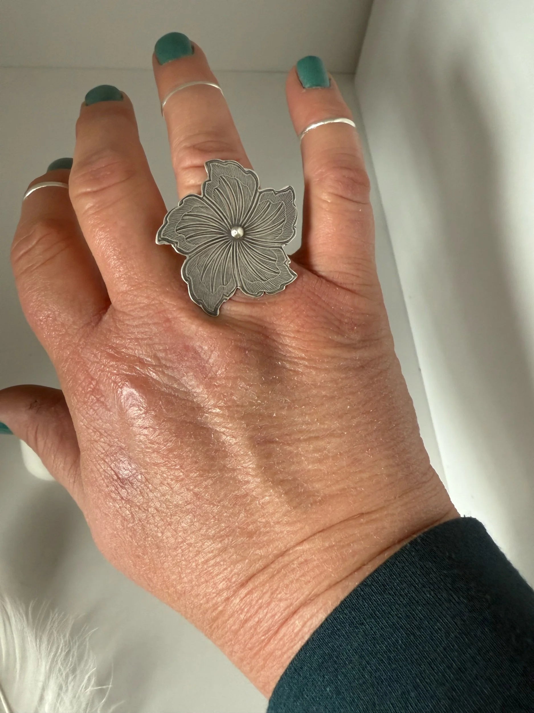 Silver Hibiscus Flower Ring