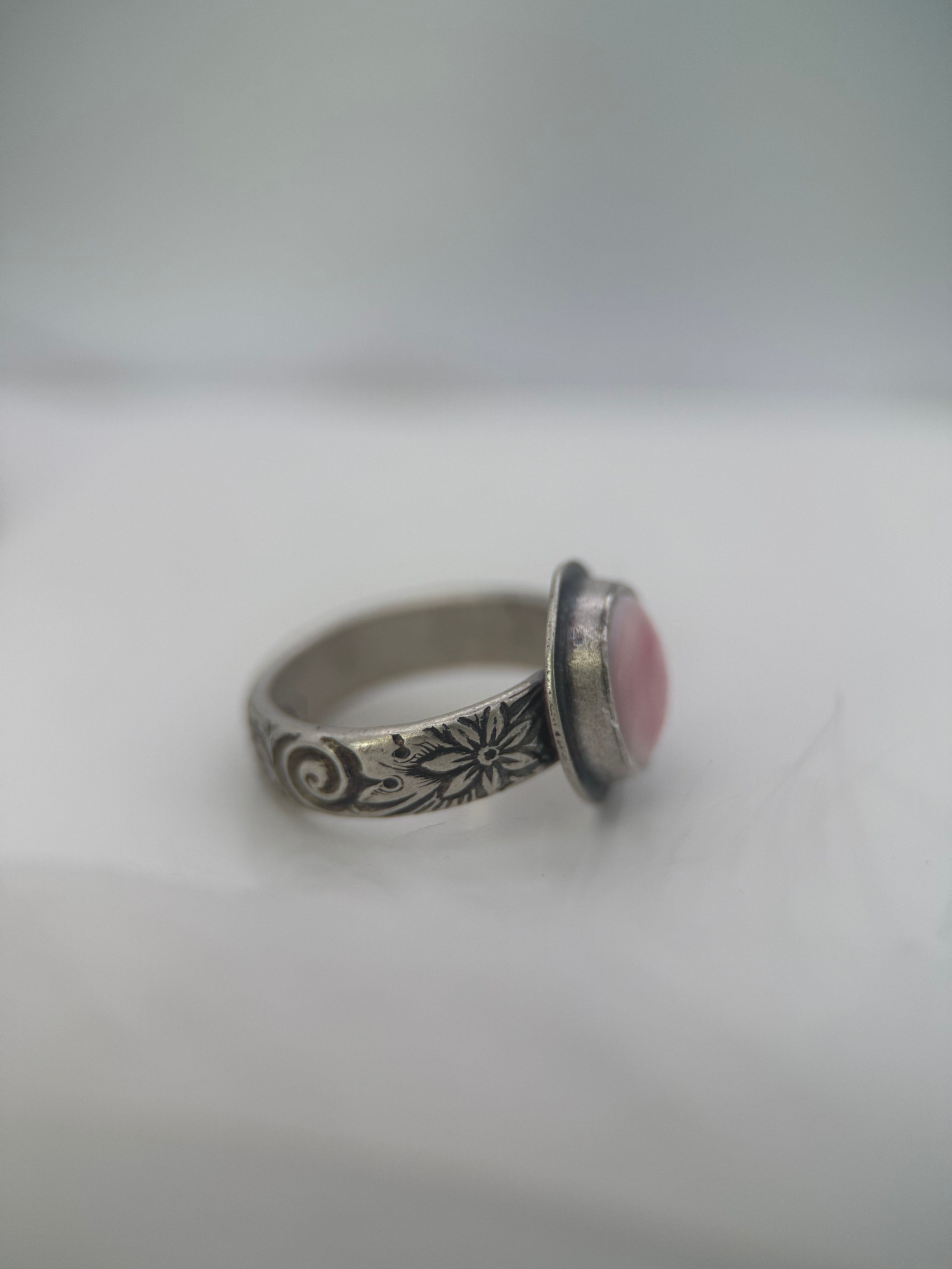 Queen Pink Conch Shell Silver Ring