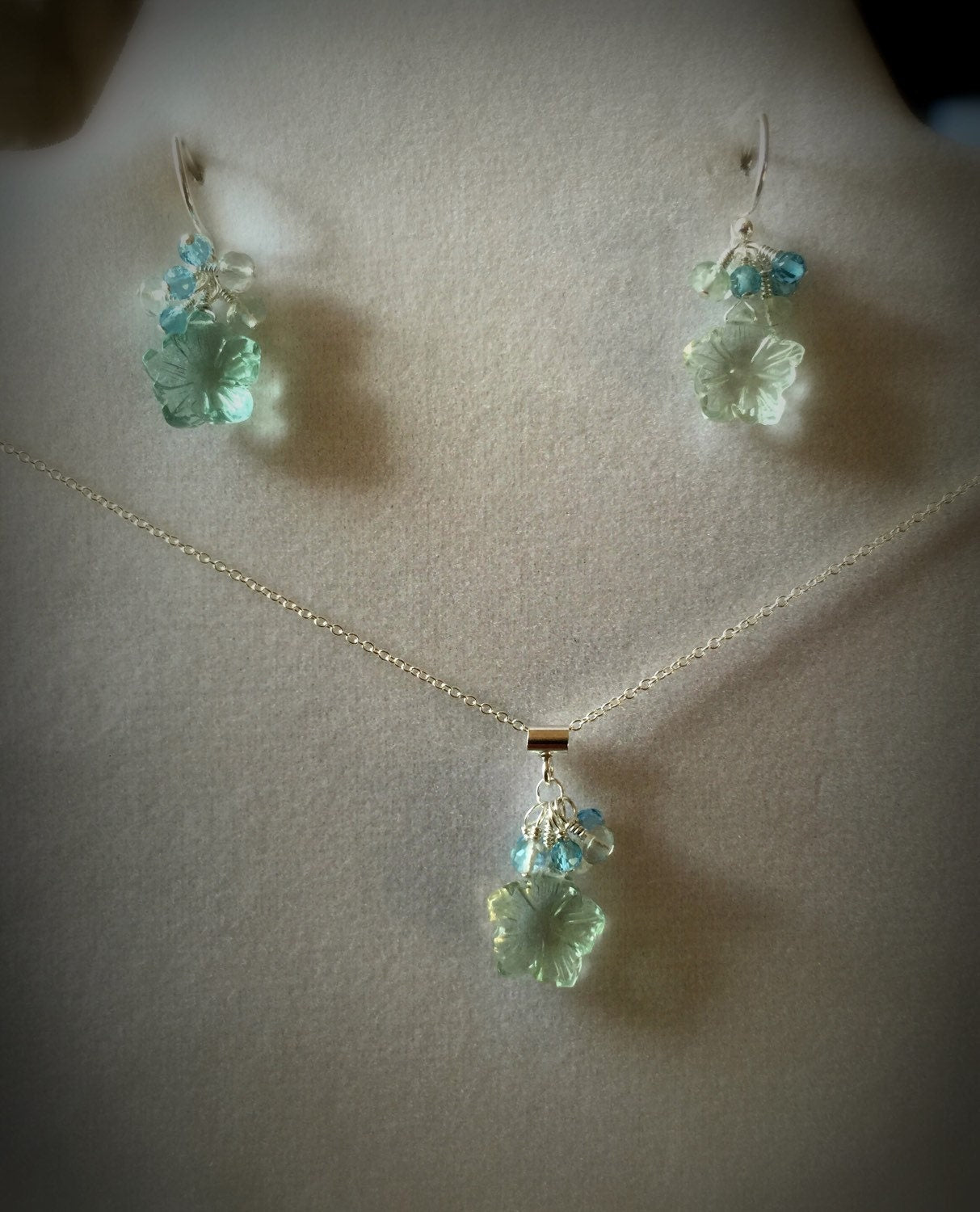 Cheerful Fluorite Carved Flowers Necklace and Earrings Set